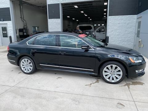 2013 Volkswagen Passat 2.0L TDI SEL Premium for sale in Neenah, WI