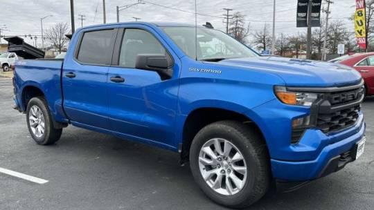 2022 Chevrolet Silverado 1500 4WD Crew Cab Short Bed Custom
