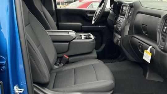 2022 Chevrolet Silverado 1500 4WD Crew Cab Short Bed Custom