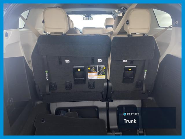 2022 Toyota Sienna XLE Minivan 4D