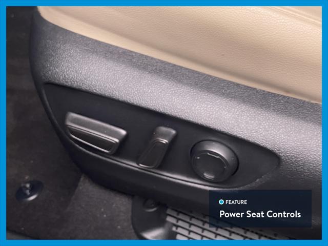 2022 Toyota Sienna XLE Minivan 4D