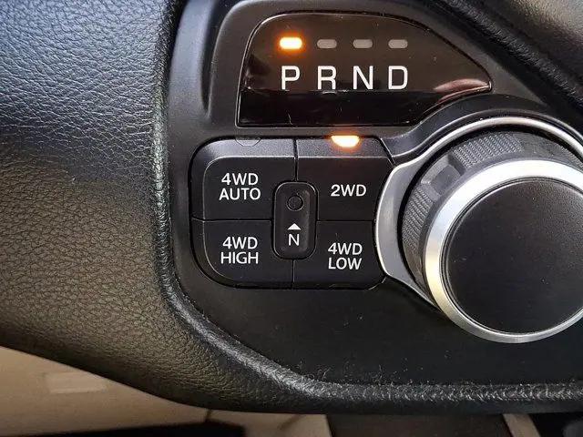 2019 Ram 1500 Big Horn/Lone Star Crew Cab 4x4 57 Box