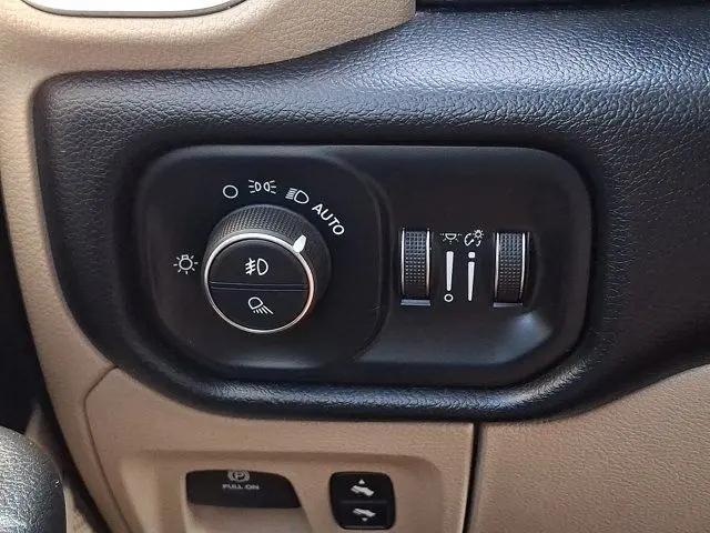 2019 Ram 1500 Big Horn/Lone Star Crew Cab 4x4 57 Box