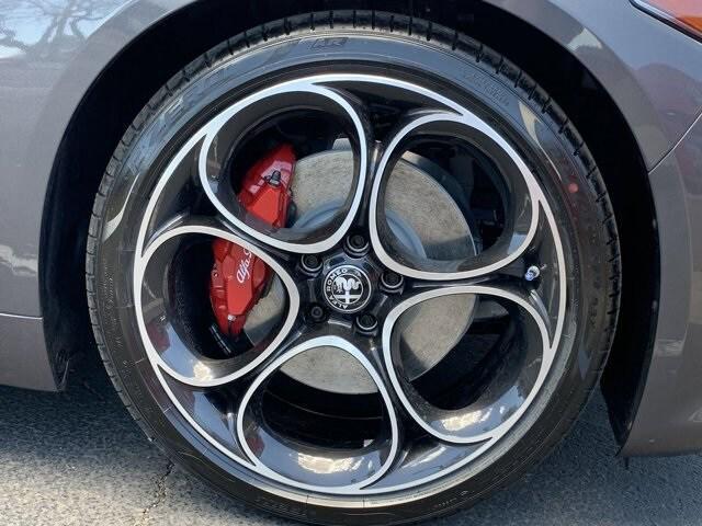 2022 Alfa Romeo Giulia GIULIA VELOCE RWD