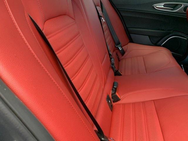 2022 Alfa Romeo Giulia GIULIA VELOCE RWD