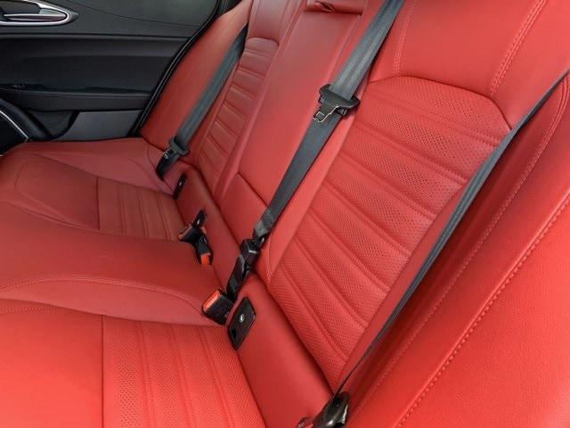 2022 Alfa Romeo Giulia GIULIA VELOCE RWD