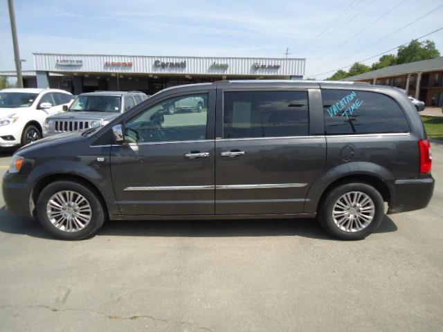 2014 Chrysler Town and Country Touring-L