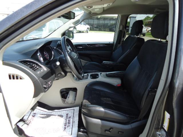2014 Chrysler Town & Country Touring-L