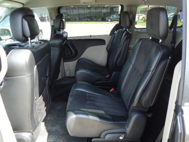 2014 Chrysler Town & Country Touring-L