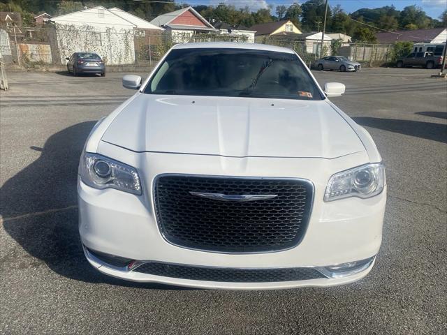 2015 Chrysler 300 Limited