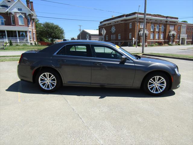 2018 Chrysler 300 Touring