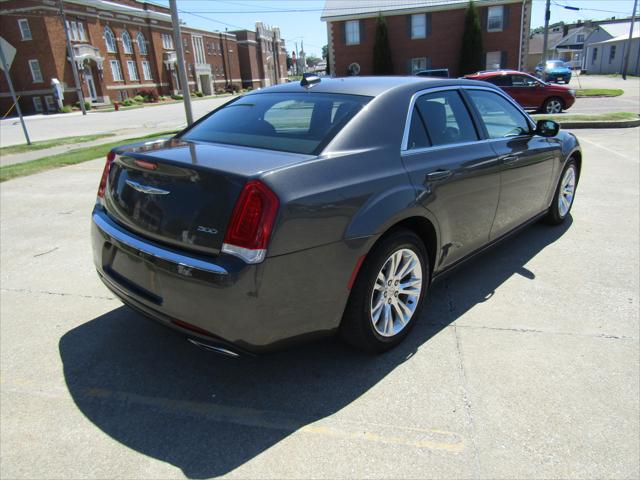 2018 Chrysler 300 Touring