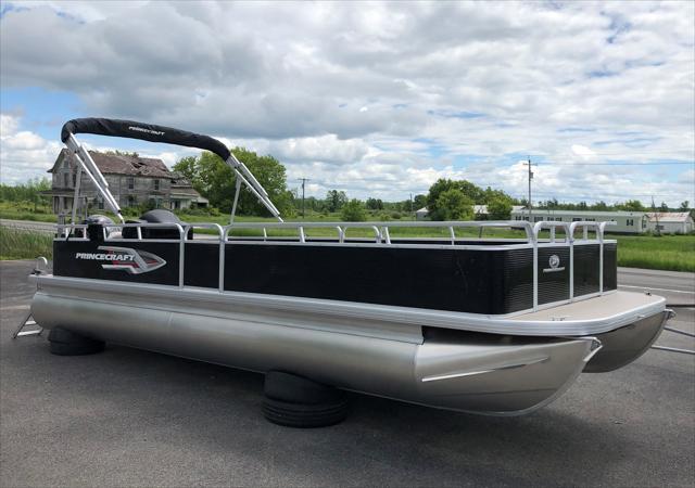 2022 Princecraft Voyageur 25 Pontoon