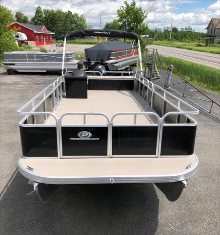 2022 Princecraft Voyageur 25 Pontoon