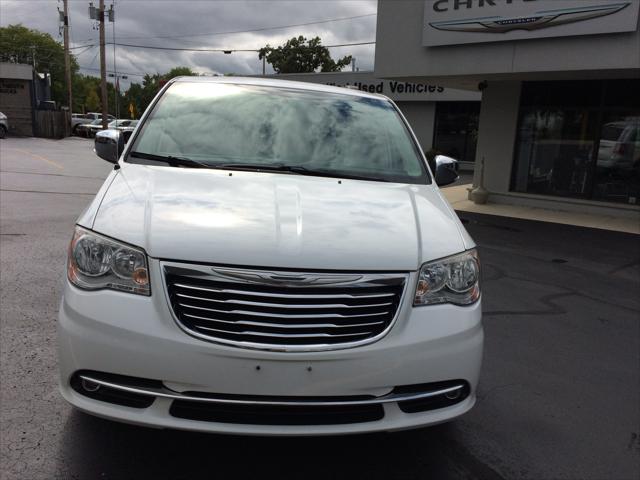 2015 Chrysler Town and Country Limited Platinum