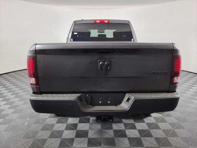 2022 RAM Ram 1500 Classic RAM 1500 CLASSIC WARLOCK QUAD CAB 4X4 64 BOX