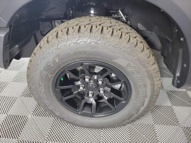 2022 RAM Ram 1500 Classic RAM 1500 CLASSIC WARLOCK QUAD CAB 4X4 64 BOX
