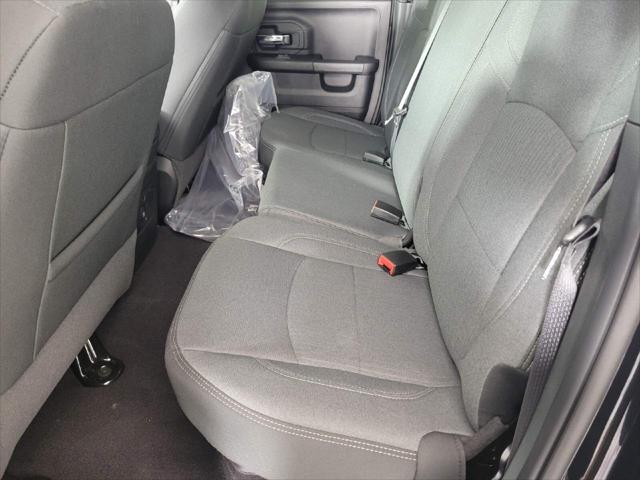 2022 RAM Ram 1500 Classic RAM 1500 CLASSIC WARLOCK QUAD CAB 4X4 64 BOX