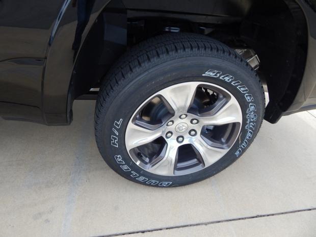 2019 Ram 1500 Laramie Crew Cab 4x4 5'7" Box