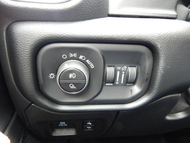 2019 Ram 1500 Laramie Crew Cab 4x4 5'7" Box