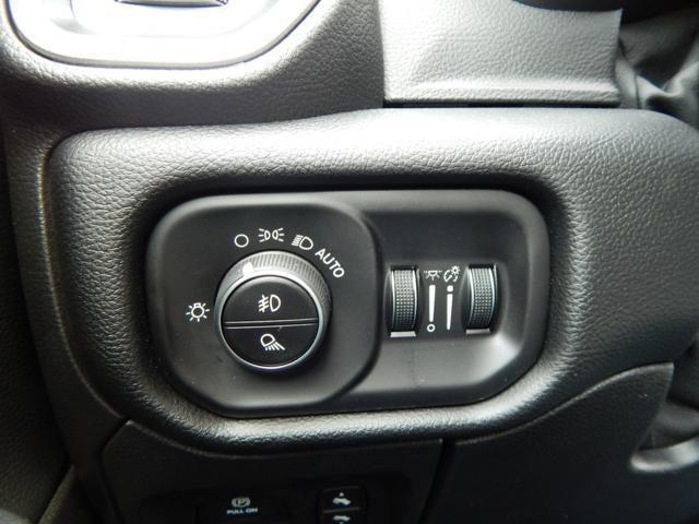 2020 Ram 1500 Laramie Crew Cab 4x4 5'7" Box
