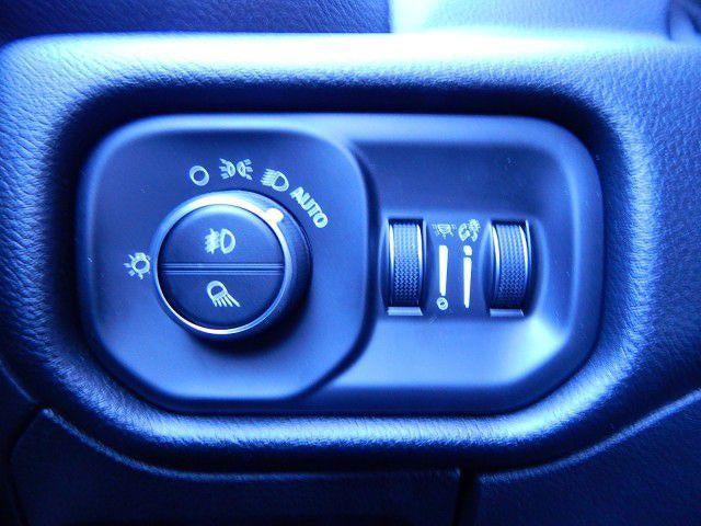2020 Ram 1500 Laramie Crew Cab 4x4 5'7" Box