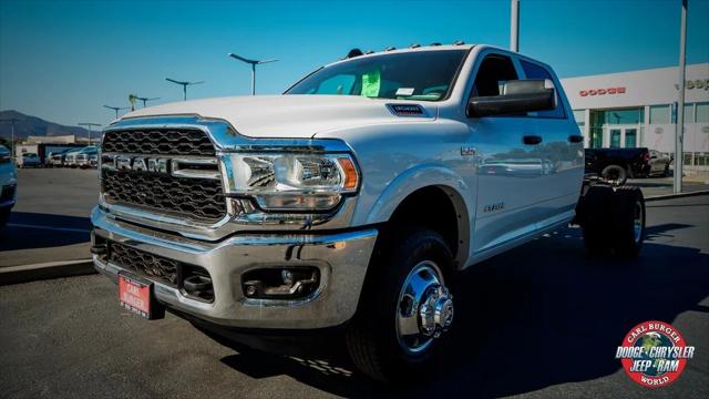 2022 RAM Ram 3500 Chassis Cab RAM 3500 TRADESMAN CREW CAB CHASSIS 4X4 60 CA 2022 RAM Ram 3500 Chassis Cab RAM 3500 TRADESMAN CREW CAB CHASSIS 4X4 60 CA