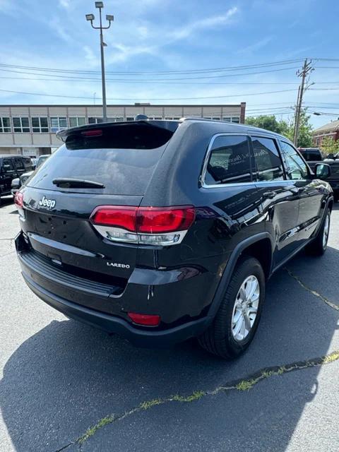 2022 Jeep Grand Cherokee Laredo E 4x4