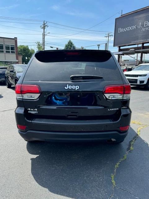 2022 Jeep Grand Cherokee Laredo E 4x4