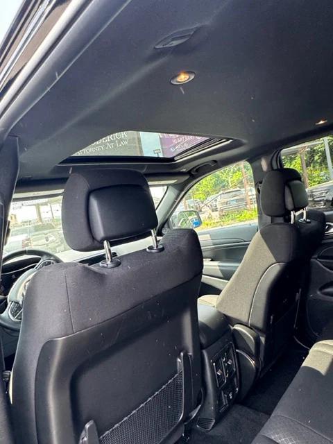 2022 Jeep Grand Cherokee Laredo E 4x4