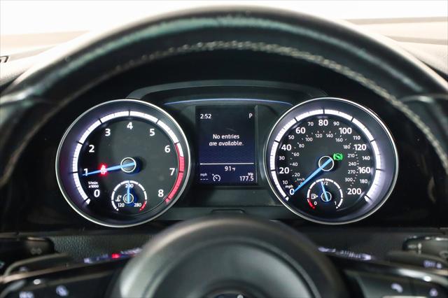 2016 Volkswagen Golf R 4dr HB DSG