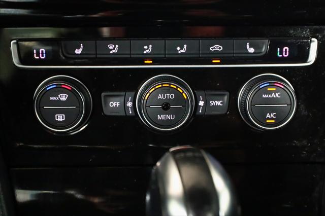2016 Volkswagen Golf R 4dr HB DSG