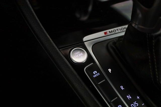 2016 Volkswagen Golf R 4dr HB DSG