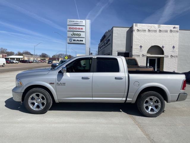 2017 RAM 1500 Laramie Crew Cab 4x4 57 Box 2017 RAM 1500 Laramie Crew Cab 4x4 57 Box