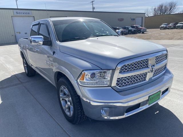 2017 RAM 1500 Laramie Crew Cab 4x4 57 Box 2017 RAM 1500 Laramie Crew Cab 4x4 57 Box