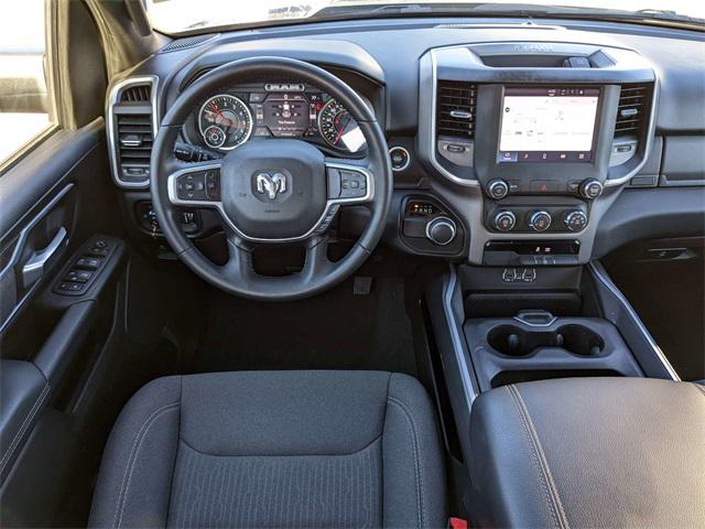 2022 Ram 1500 BIG HORN rwd 24