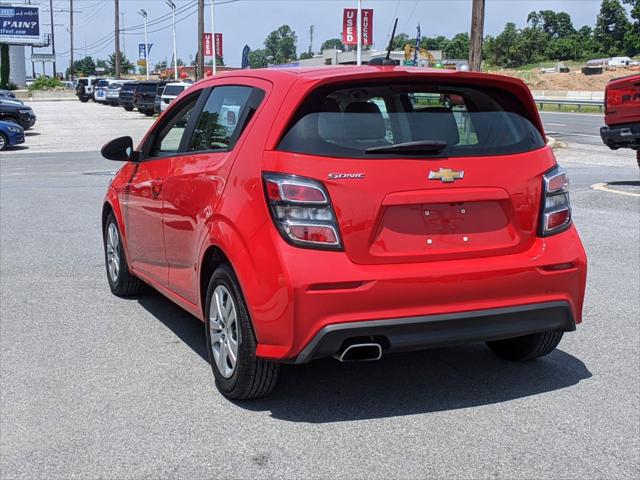 2020 Chevrolet Sonic FWD Hatchback 1FL 5-Door 2020 Chevrolet Sonic FWD Hatchback 1FL 5-Door