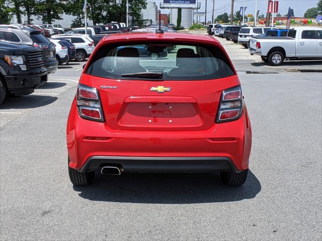 2020 Chevrolet Sonic FWD Hatchback 1FL 5-Door 2020 Chevrolet Sonic FWD Hatchback 1FL 5-Door