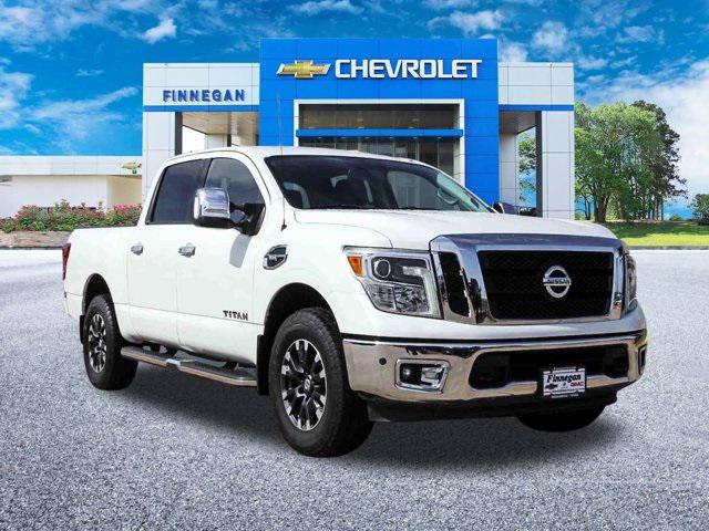 2017 Nissan TITAN SL