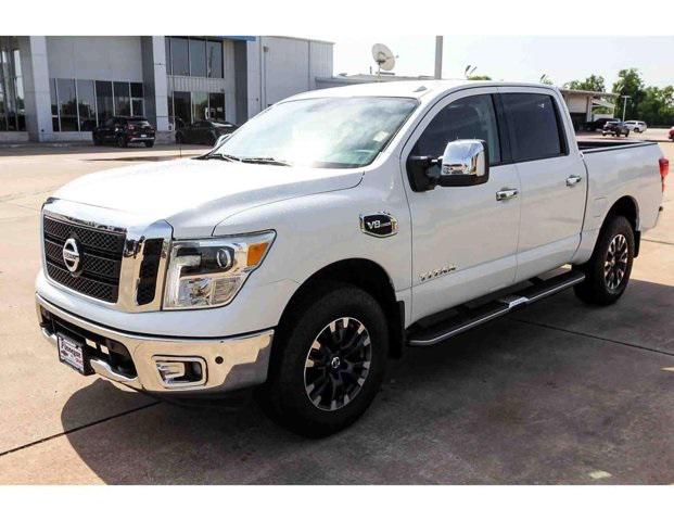 2017 Nissan TITAN SL