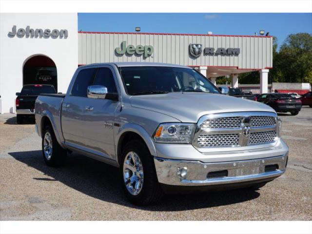 2017 RAM 1500 Laramie Crew Cab 4x4 57 Box