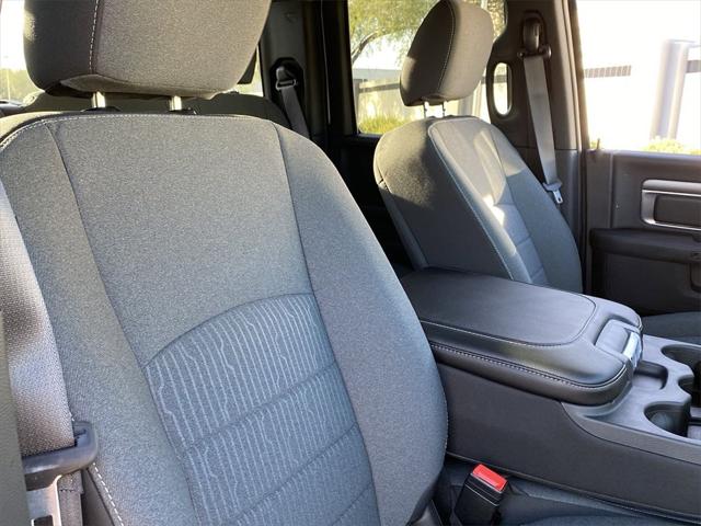 2022 RAM Ram 1500 Classic RAM 1500 CLASSIC WARLOCK QUAD CAB 4X4 64 BOX