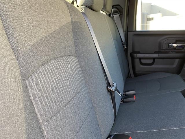 2022 RAM Ram 1500 Classic RAM 1500 CLASSIC WARLOCK QUAD CAB 4X4 64 BOX