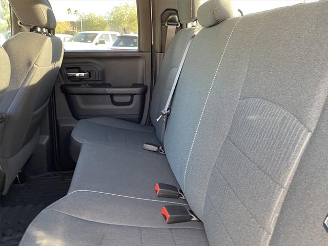 2022 RAM Ram 1500 Classic RAM 1500 CLASSIC WARLOCK QUAD CAB 4X4 64 BOX
