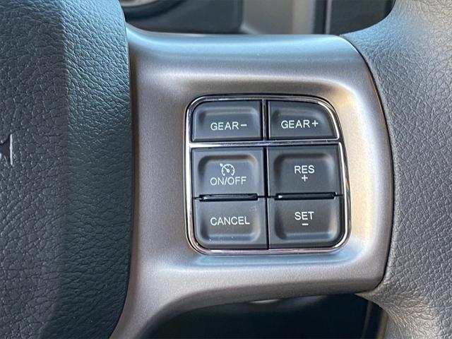 2022 RAM Ram 1500 Classic RAM 1500 CLASSIC WARLOCK QUAD CAB 4X4 64 BOX