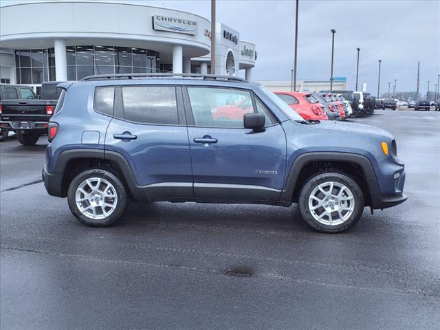 2022 Jeep Renegade RENEGADE LATITUDE 4X4