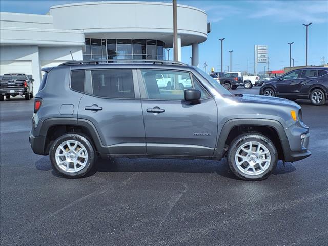 2022 Jeep Renegade RENEGADE LATITUDE 4X4