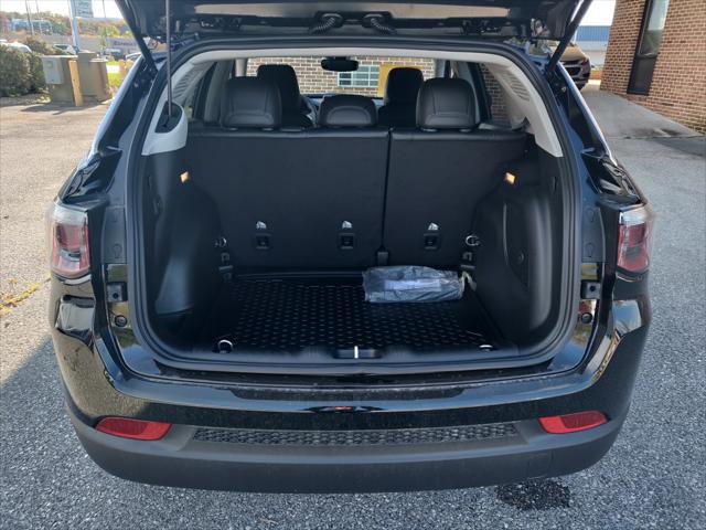 2022 Jeep Compass COMPASS LATITUDE LUX 4X4