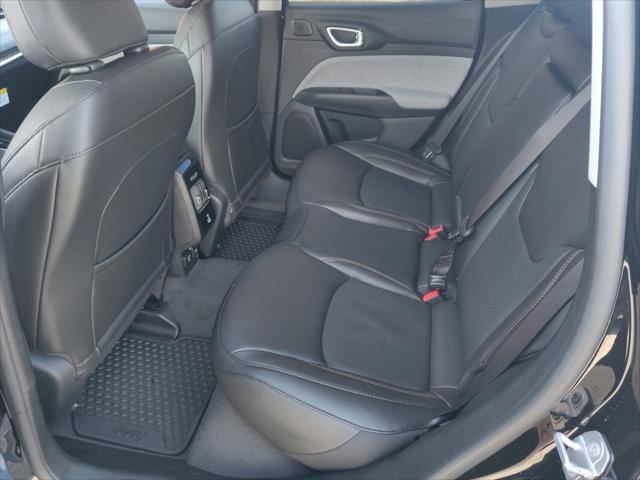 2022 Jeep Compass COMPASS LATITUDE LUX 4X4