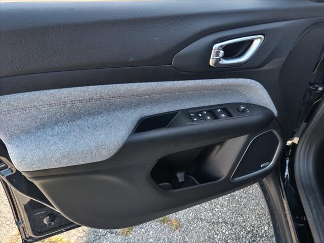 2022 Jeep Compass COMPASS LATITUDE LUX 4X4
